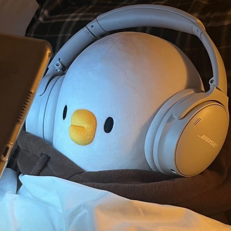 高铁上孩童吵闹大学生怒吼瞬间安静这就是我公共交通出行戴耳机的理由，不好意思说小孩