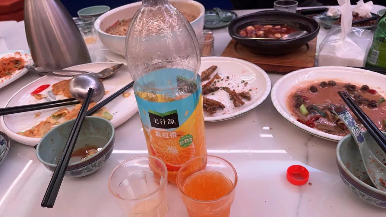 酒是越喝越清醒、饮料越喝越困！这是怎么了😂😂😂