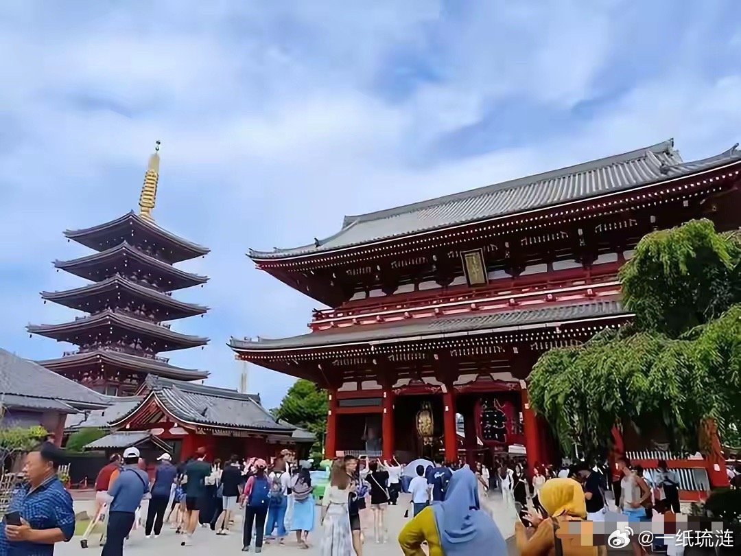 很多人只盯着签证费涨了五倍这件事，却忽略了日本这波操作背后的真实意图，就是精准收