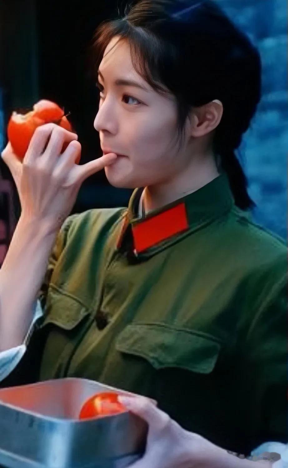 70年代，当兵的伙食是怎样的？一起来看看。

1.不管饭量大小，每人每月都有定量