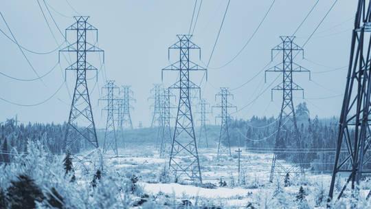 俄罗斯军方针对乌克兰发动了一场大规模的导弹与无人机联合袭击行动。莫斯科国防部宣称