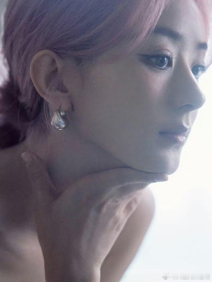 赵丽颖简直是女团门面担当​​​赵丽颖女团门面担当 ​​​  太美了 且看且珍惜​