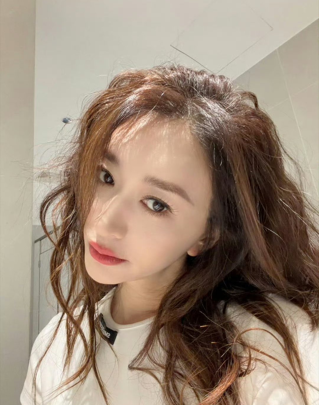 李小冉疑回应离婚不生孩子真好，离婚就跟分手一样轻松 