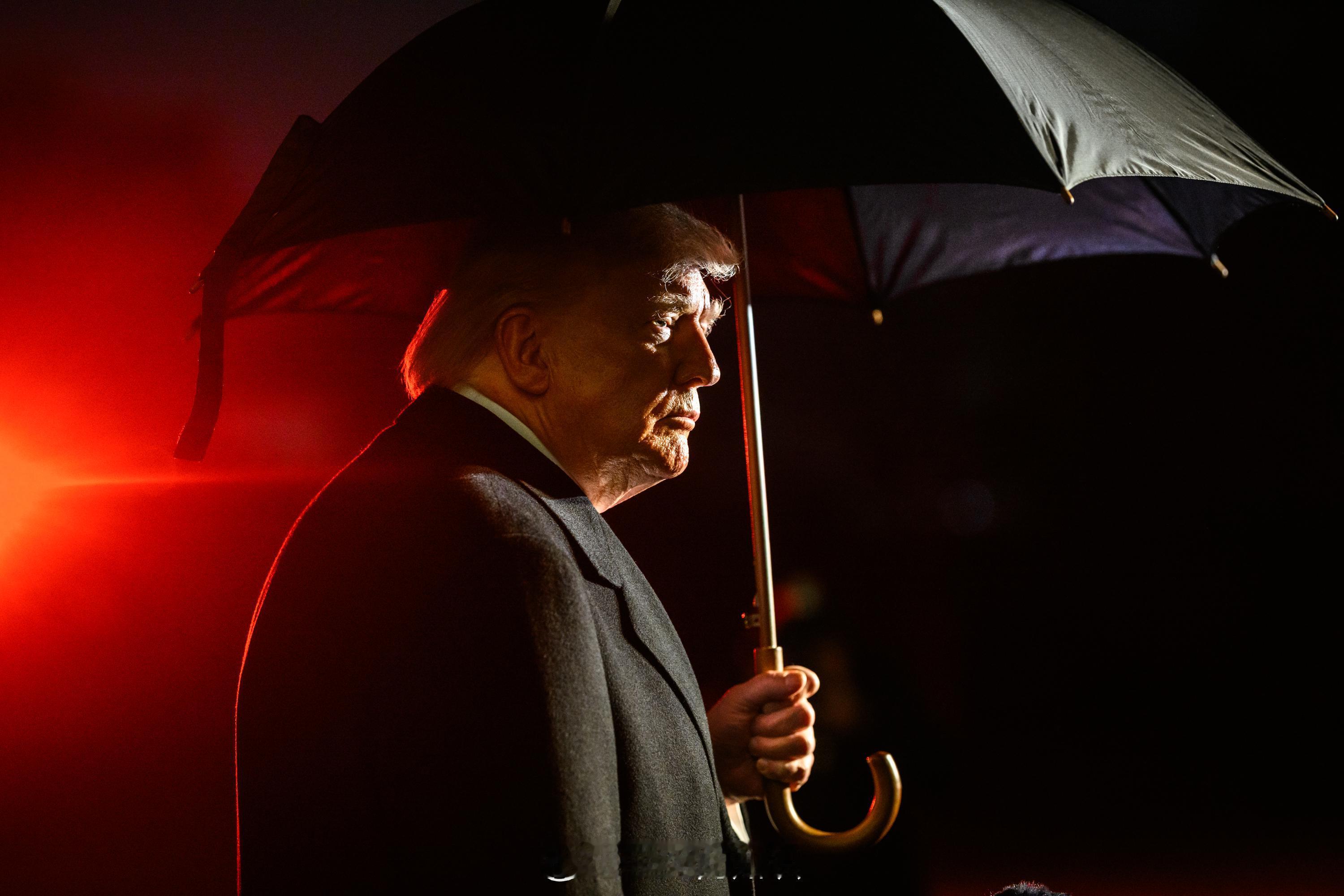 白宫摄影师无意中拍出了特朗普超级反派的照片 