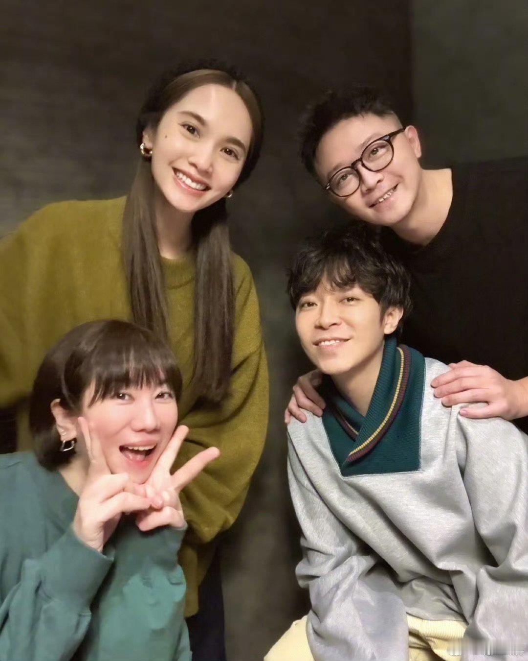 杨丞琳晒2025的二月生活碎片  杨丞琳晒与吴青峰合照 杨丞琳镜头下2025年的
