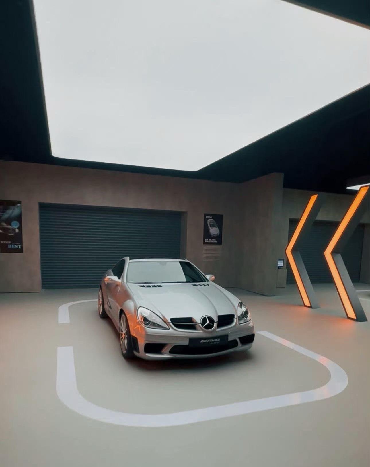 今天奔驰发布会的现场，SLK太帅了 