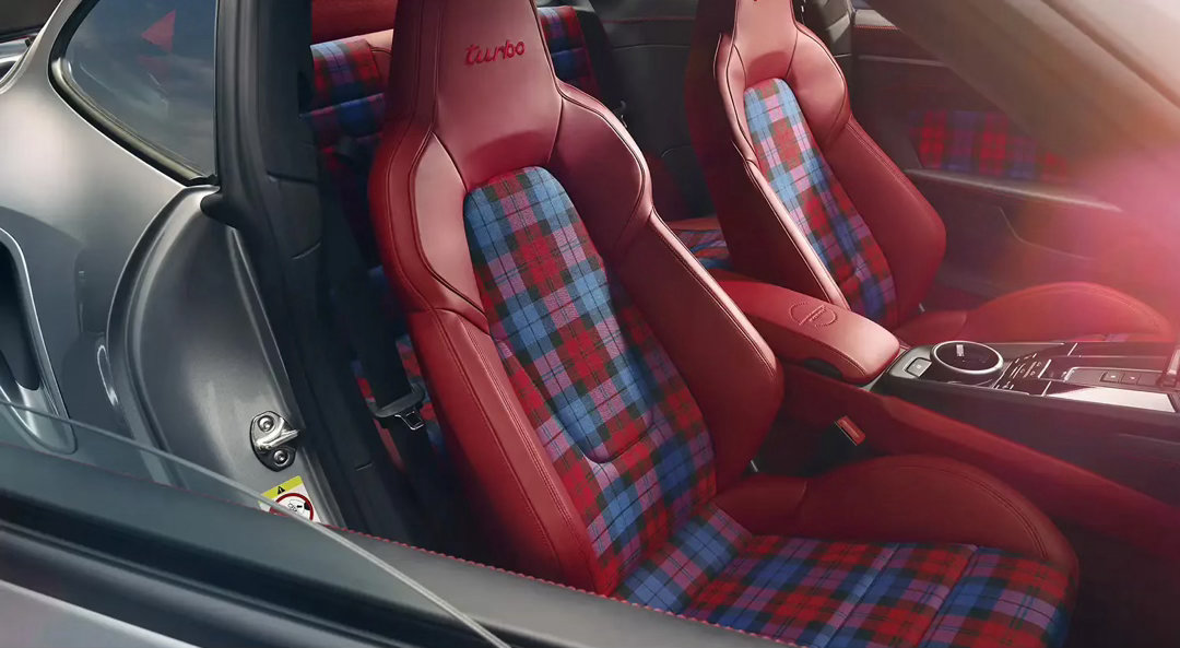 目前对萤火虫最大的期待就是来一套格子布座椅