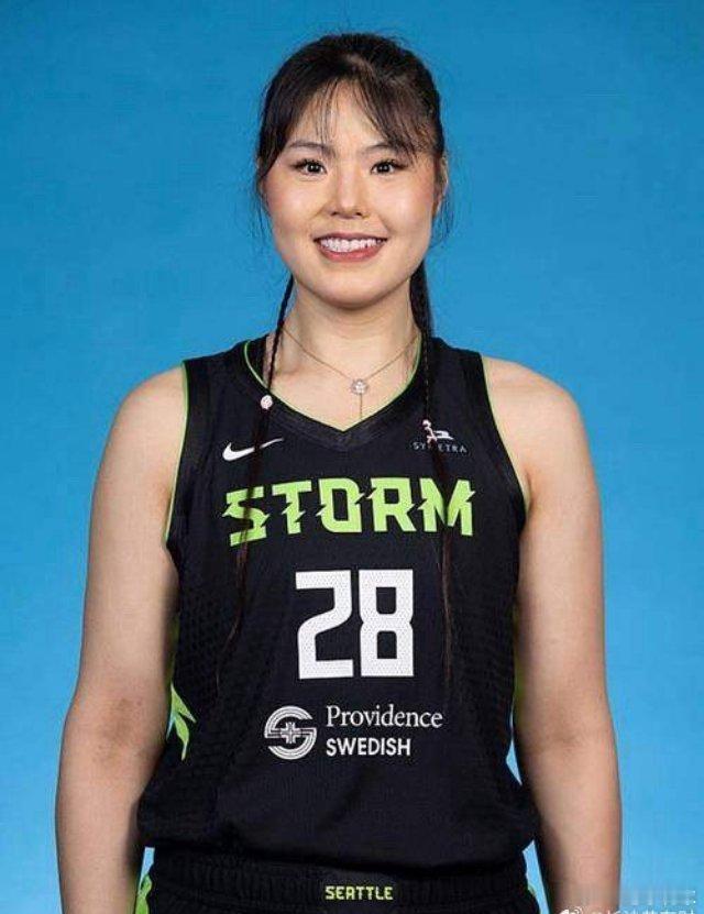 2025年12月29日，李月汝官宣完成了在欧洲女篮收购组建，投入3800万，收购