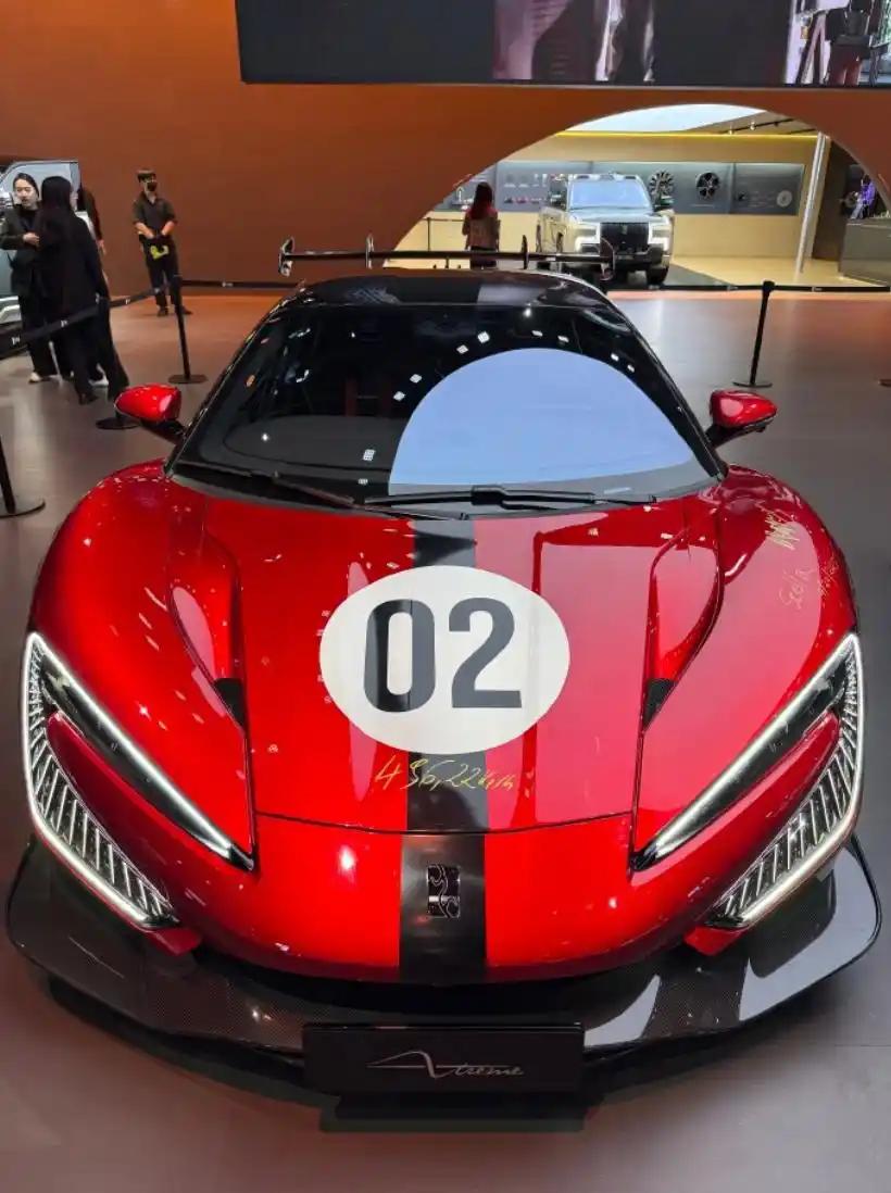 牛不牛！
2023年，比亚迪仰望卖了2001台
2024年，比亚迪仰望卖了744