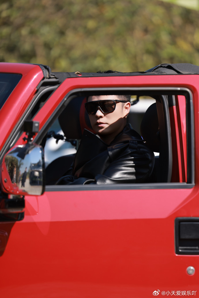 马頔叫陈赫爸爸马頔从喊哥到叫爸爸，辈分跳级也太快了，陈赫被这声称呼哄得心花怒放，