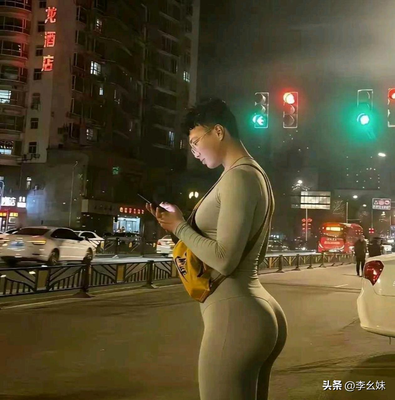 在成都看见的，这到底是男的还是女的呀？