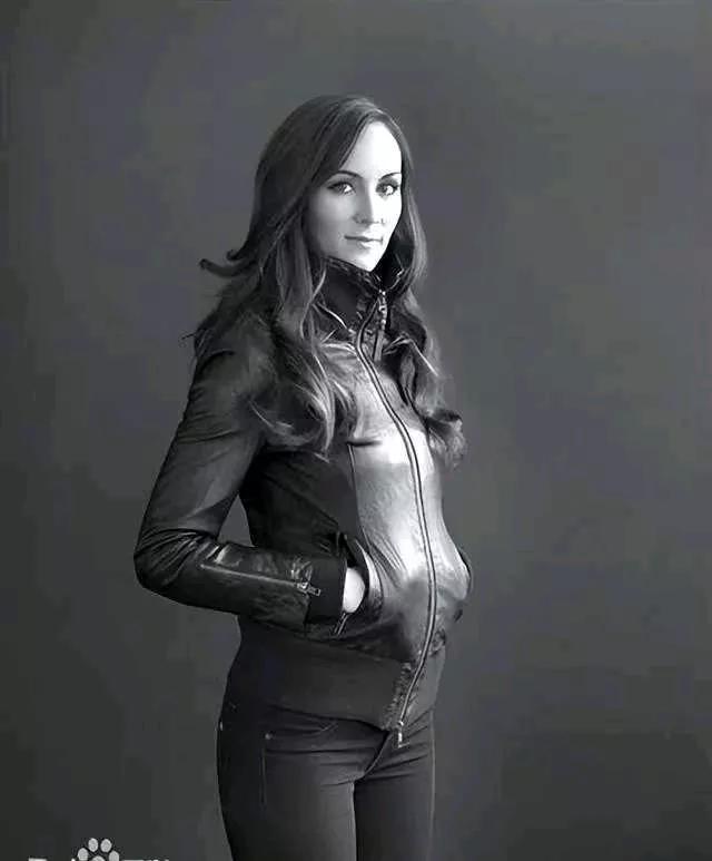 2008年，加拿大女记者为出名不听劝说来到索马里，后遭囚禁被轮番侮辱460天，如