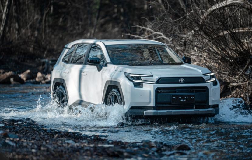 1月9日交付日，为一汽丰田第六代RAV4荣放的传奇故事翻开了新的一页。回望历史，