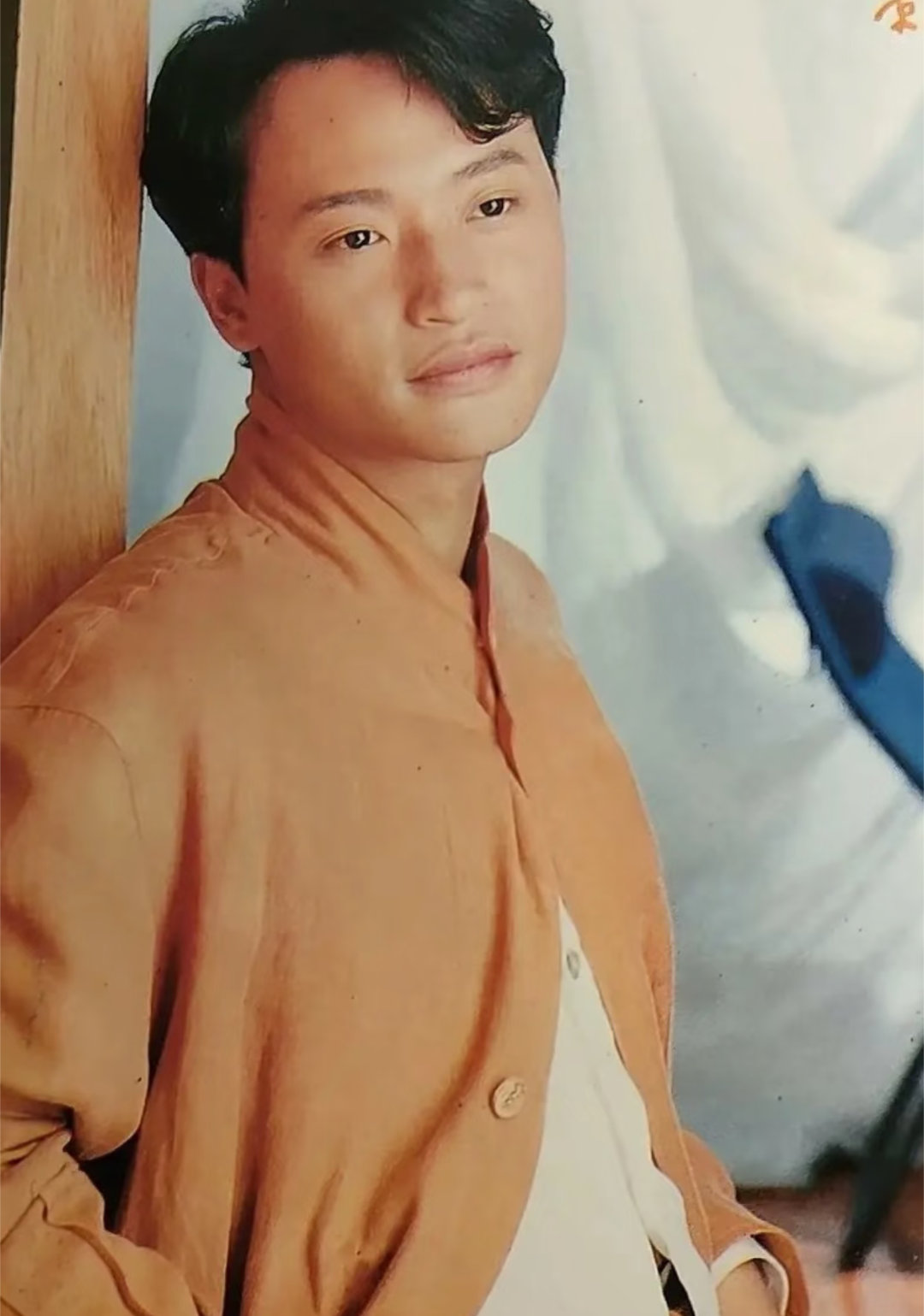 陈志朋录节目情绪失控哭了初入职场金融季多年来默默认真付出，只当是本职本分，满心的