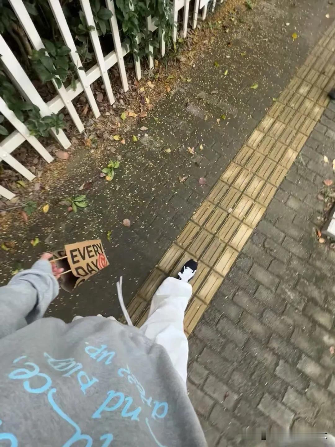 
人生真的会有很多惊奇的境遇和可能啦，再尝试一下，再等等看吧。