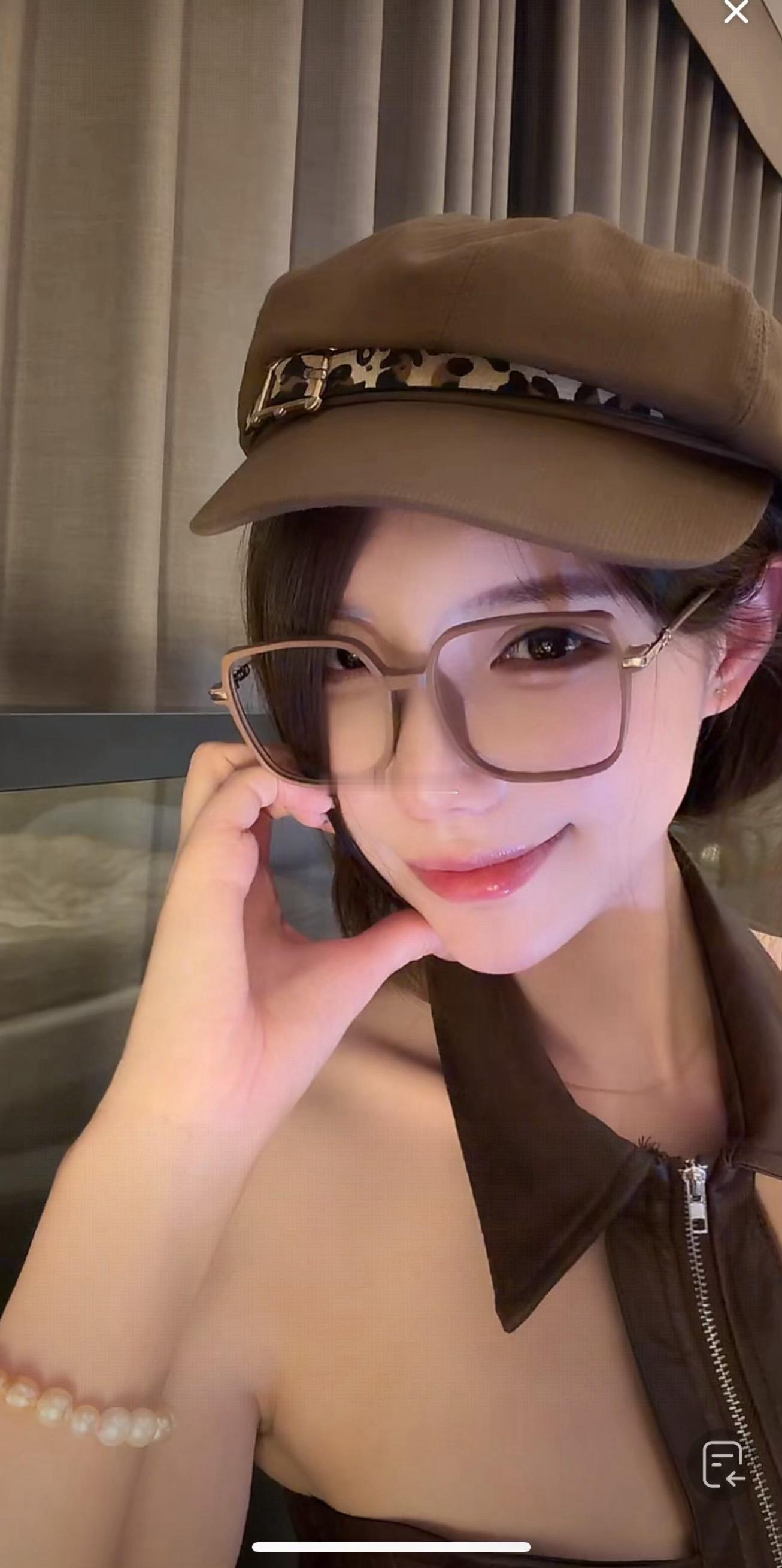 无论多晚睡都九点起，也是练成了 ​​​