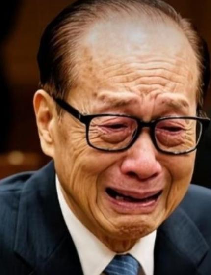 中国不挽留，美国不收留，被夹在中间的李嘉诚，终于玩不转了！大公报四次三番喊话，被