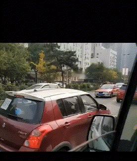 确实是马路女杀手！