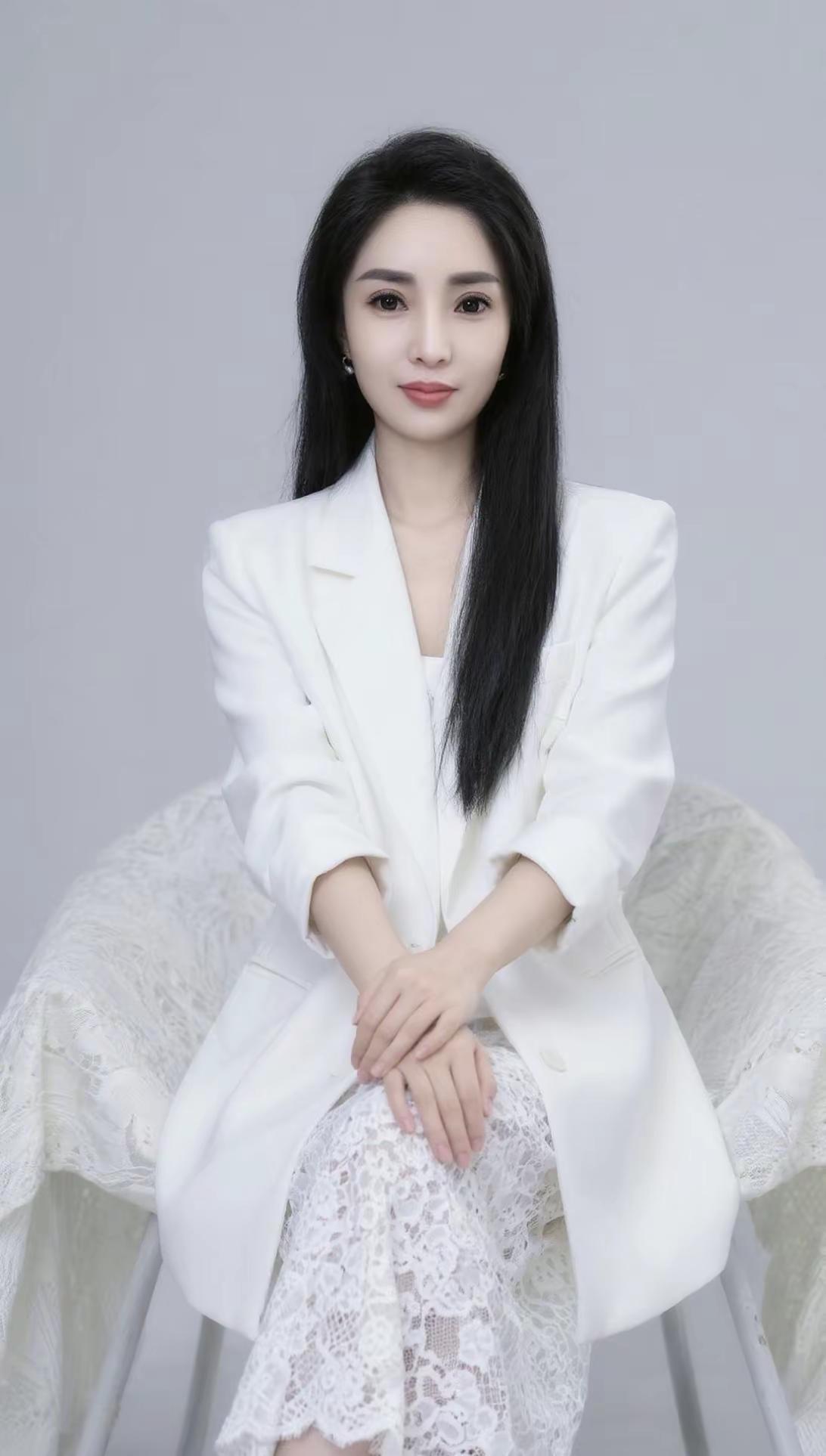 谁还不是小腰精 这是春日look天花板吧