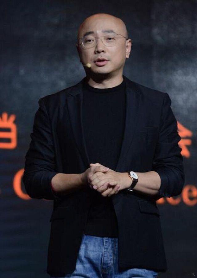 #快乐是徐峥的担子是贾冰的# 谁说录节目得一本正经？徐峥这“坑”贾冰的招儿，简直