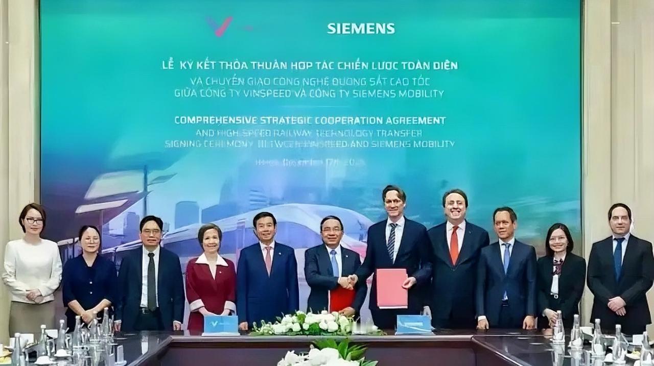 达成合作
越南和德国宣布了
越南VinSpeed公司与德国西门子交通签署高速铁路