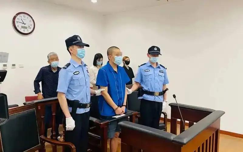 “雷公”儿子被拐案二审宣判：人贩子王浩文被维持死刑


   据澎湃新闻报道，1