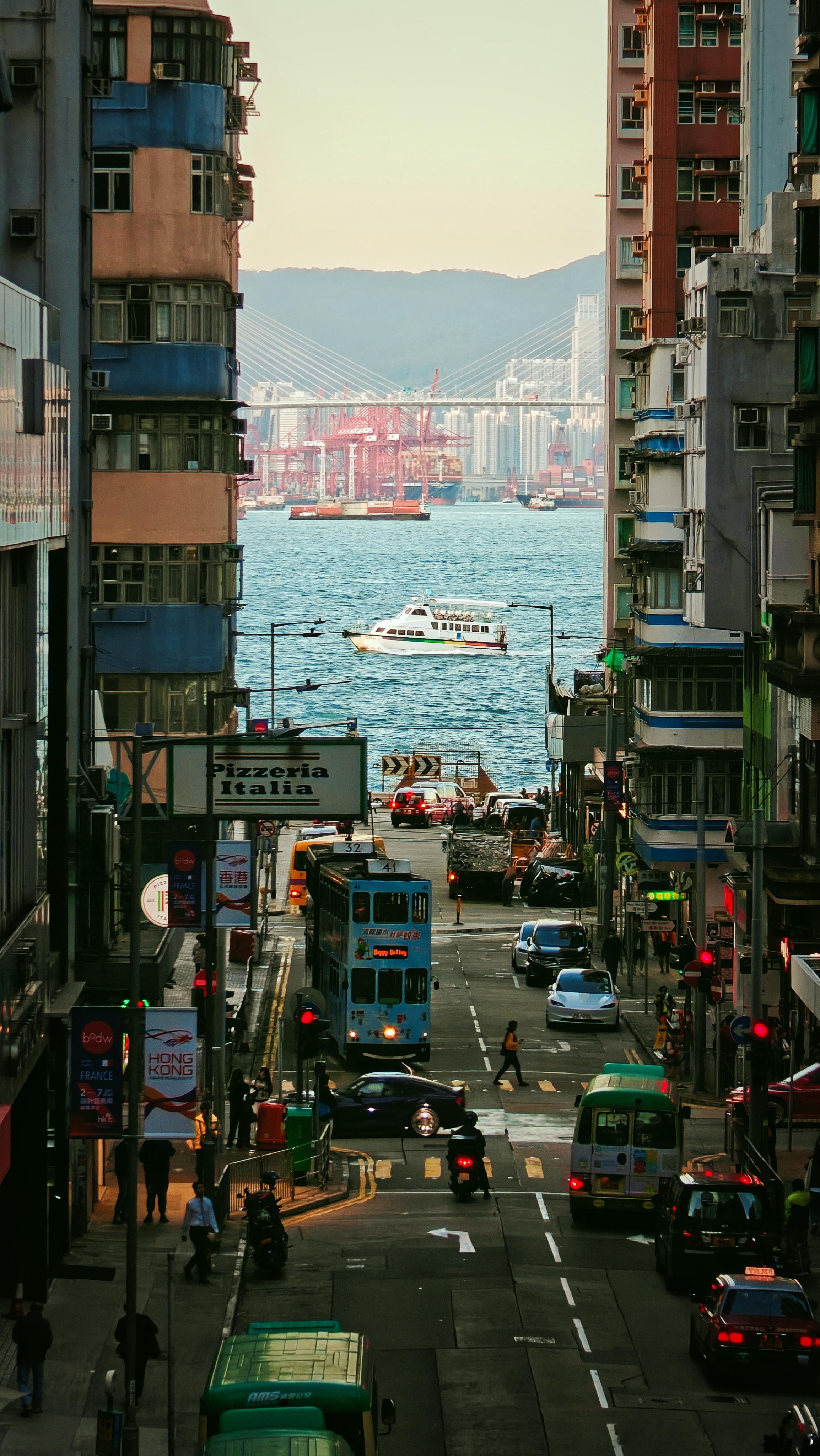 香港差旅故事（你们在图中看到了什么？）  