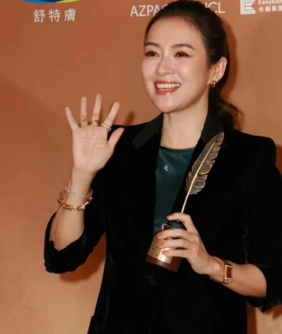 章子怡的买股运 网友纷纷吐槽章子怡买股运实在太差，不管是投资还是押宝艺人，总是踩