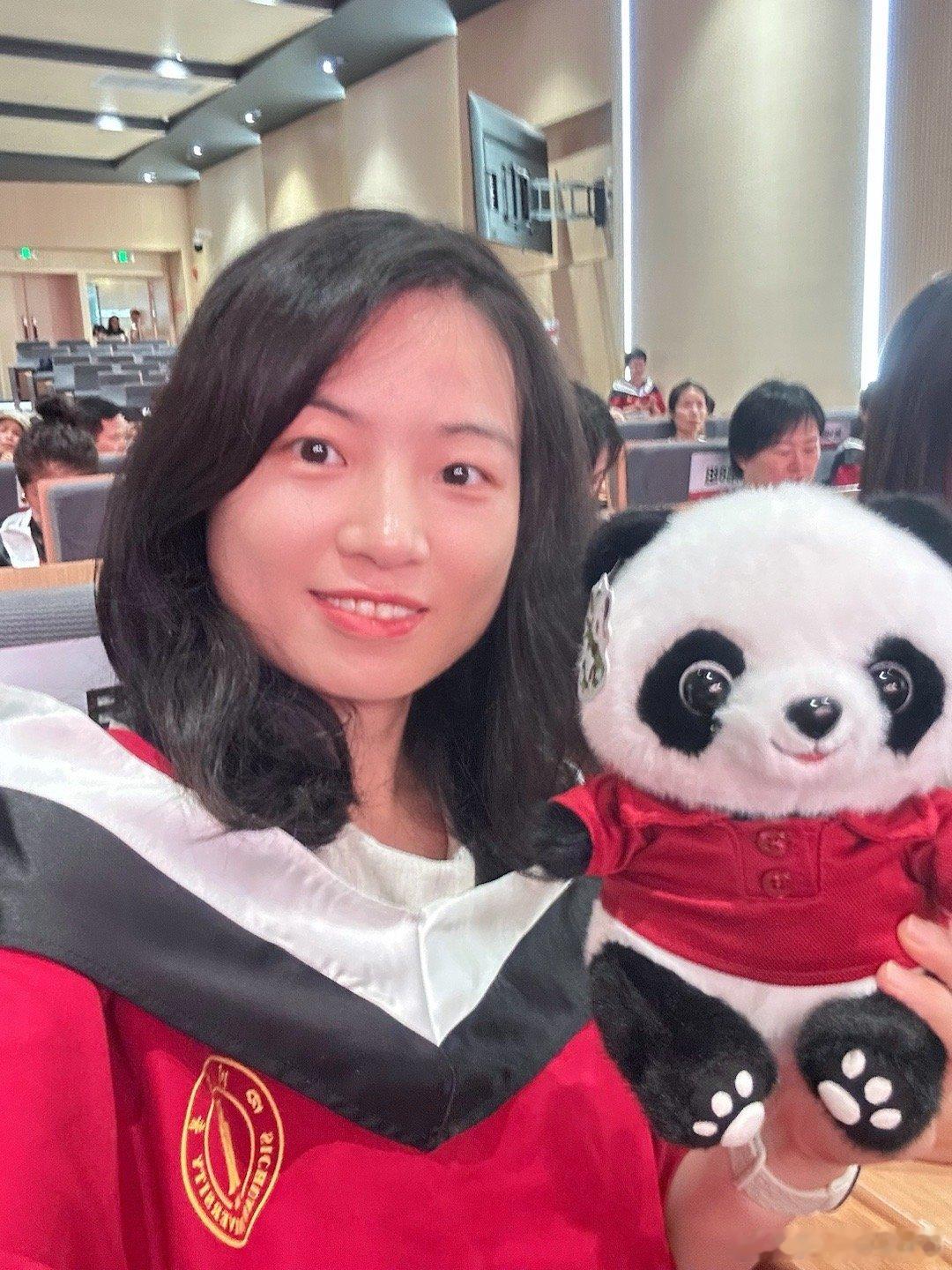 2025年中国肥胖大会健康步数行动 🐼在蓉城，以美食充电，用知识沉淀。  🍲