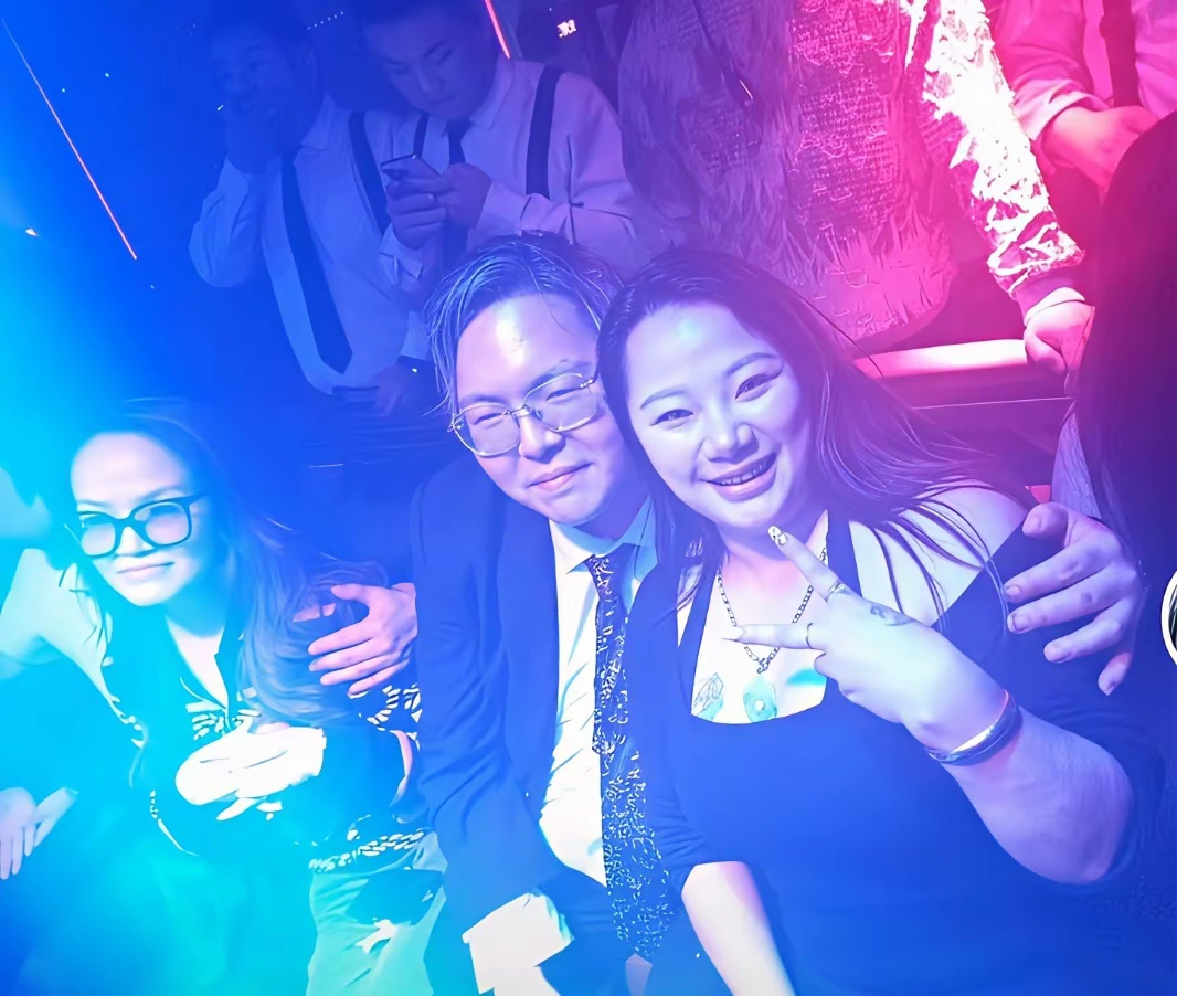 难怪向太会生气，说绝不会承认这种儿媳，向佑都40岁的人了，找了个比自己大的姐姐当