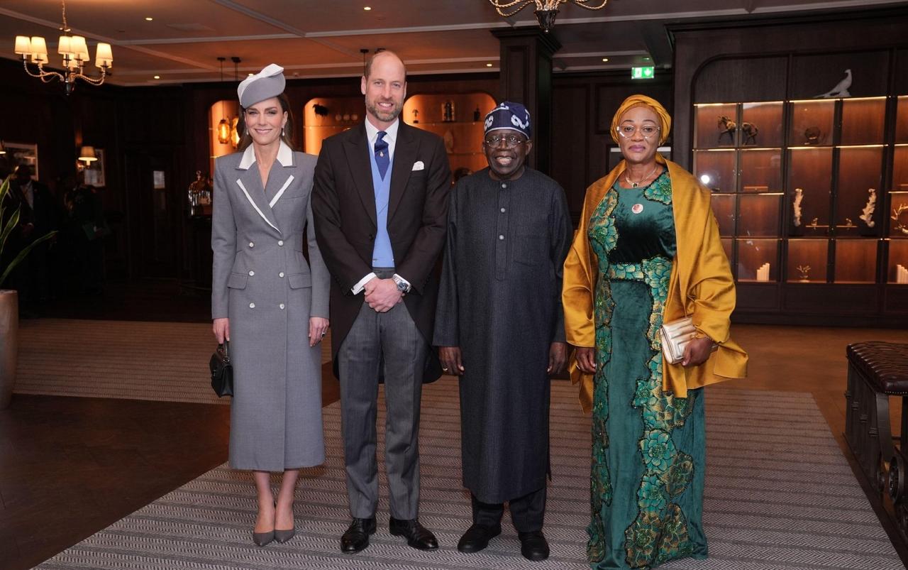 凯特王妃惊艳亮相，陪丈夫威廉王储迎接尼日利亚总统夫妇！
今天（3月18日），威尔