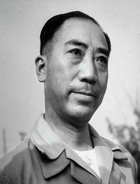 1946年，戴笠死后，老蒋亲自下令财政部会同调查局清查戴笠遗产，结果第一天清查，