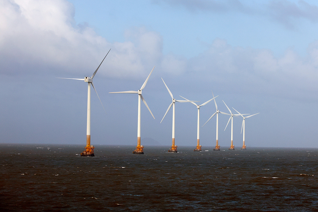 美国内政部以未指明的国家安全问题为由，下令停止五个东海岸海上风力发电场项目施工，