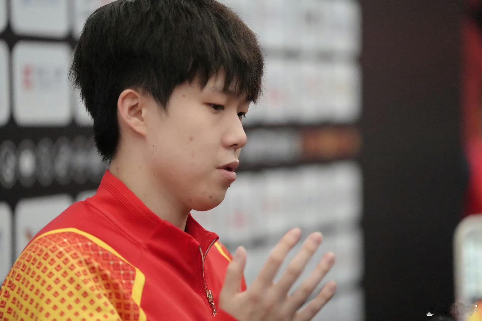 下个赛场，顶峰相见～[太开心]（图水#梁靖崑说和王楚钦双向奔赴# ​​​