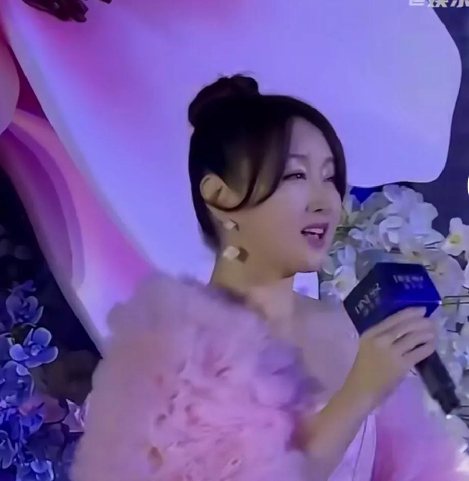 🎤杨钰莹一开口就是满满的青春回忆！杨钰莹怎么唱歌还是这么甜啊，都让我回到小时候