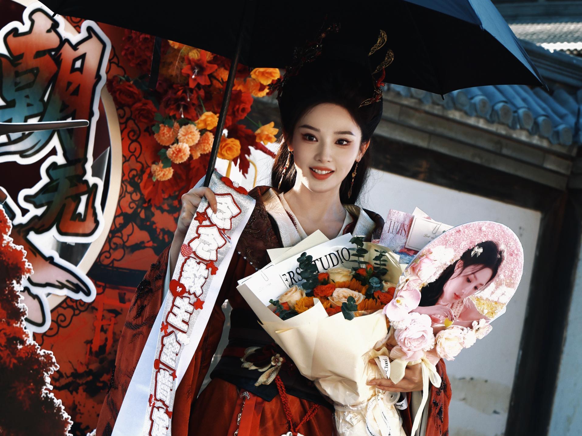 彭小苒  𝟮𝟬𝟮𝟲𝟬𝟳𝟯𝟬我会 累积更多幸福的画面🥰 杀青快乐