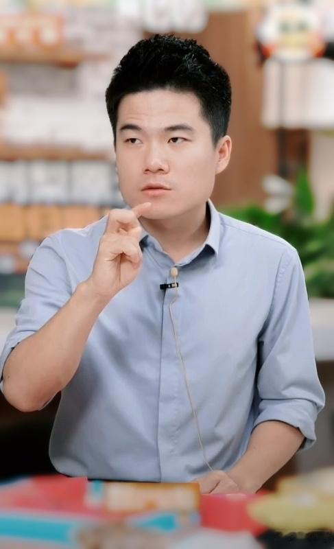 董宇辉说：

慌张，是因为准备不足；

急躁，是因为经历不够；

轻浮，是因为磨