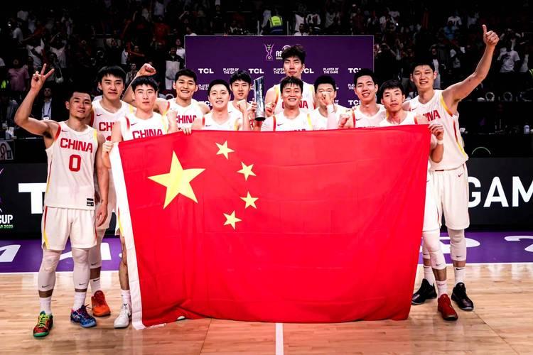 看完日本vs韩国、中国vs乌拉圭，心里真不是滋味。日本篮球算是彻底把我们甩开了：