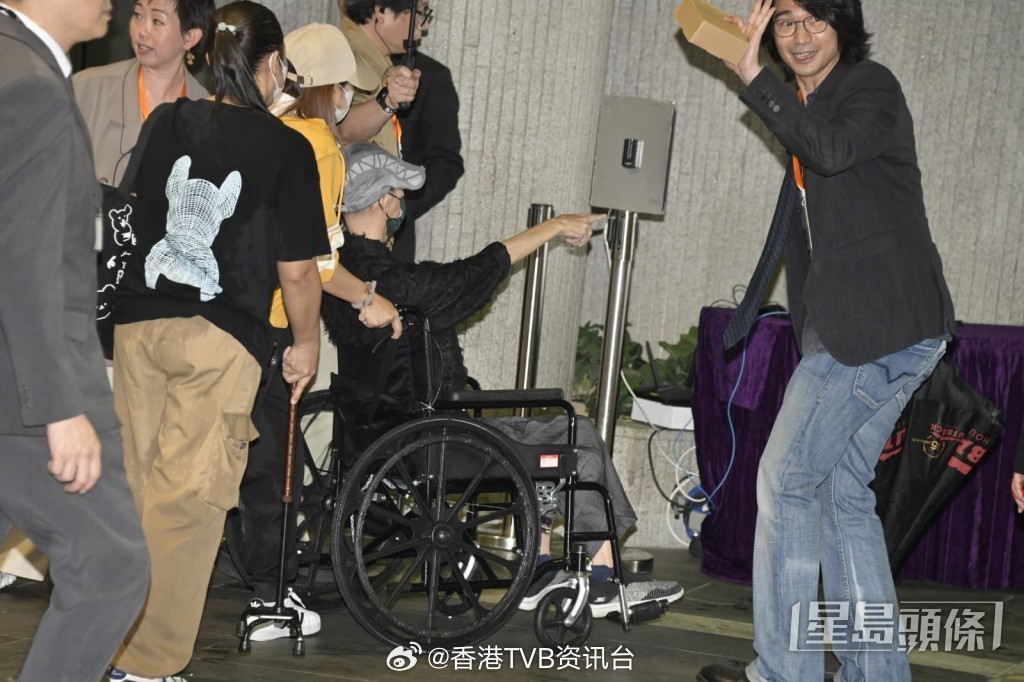 钟景辉追思会｜张达明坐轮椅到场，身形比四月更加消瘦，健康状况再度引发大家关心人称