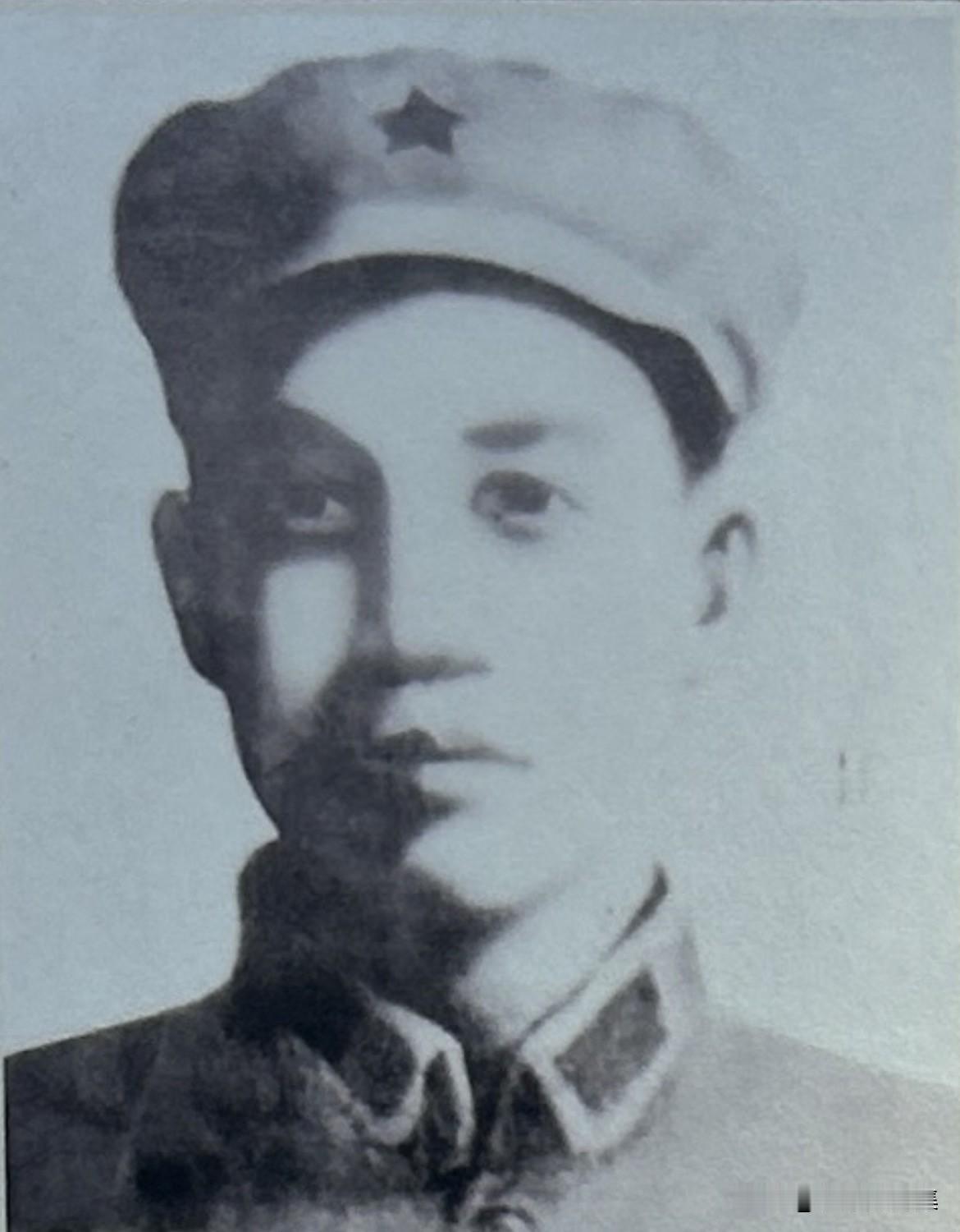 洪超烈士，湖北黄梅人，红三军团第四师师长，是中央红军长征路上牺牲的第一位师长。1