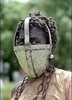 #面具摘下来的时候给我看愣了#19世纪，欧洲葡萄种植园奴隶的面具，这样的目地是防