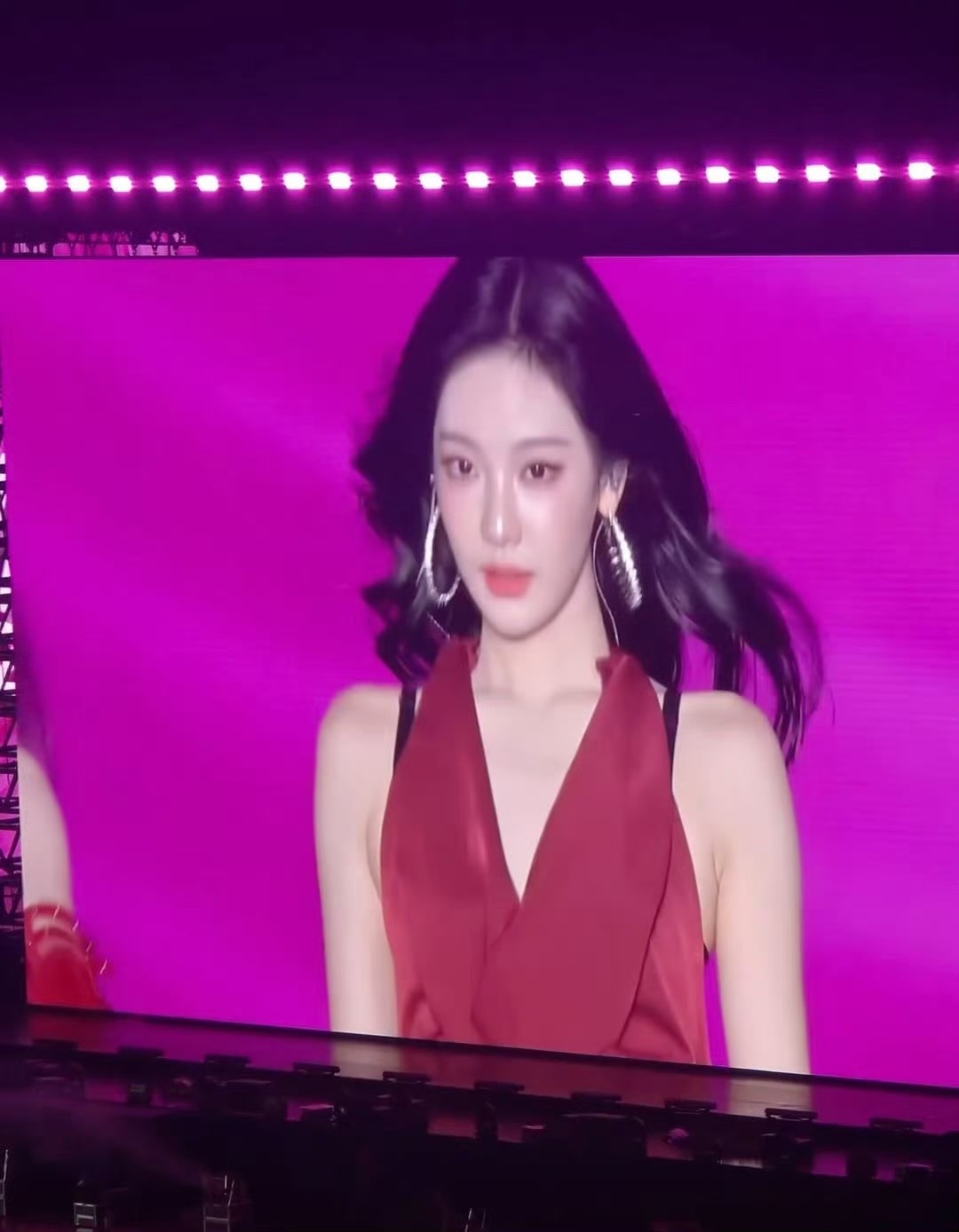 宁艺卓曼谷演唱会舞台生图汇总，有这样的美貌和实力，做什么都会成功的宁艺卓 曼谷