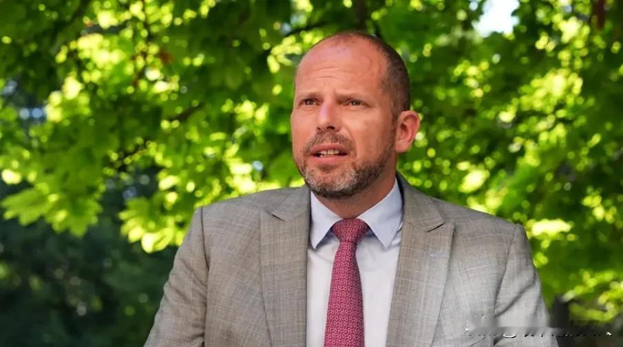 太狠犊子了？
就在刚刚，欧洲有官员威胁说“将莫斯科从地图上抹去”？

明明是比利