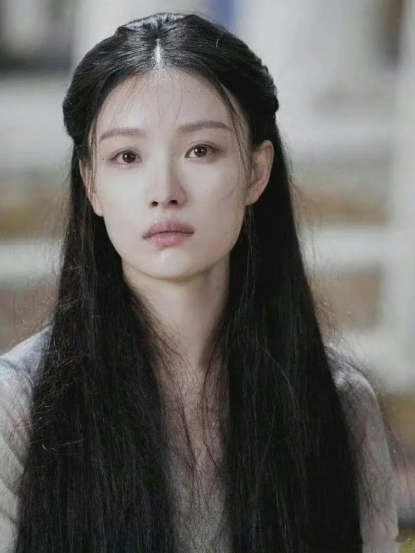 莫离女二长得也太像倪妮了 