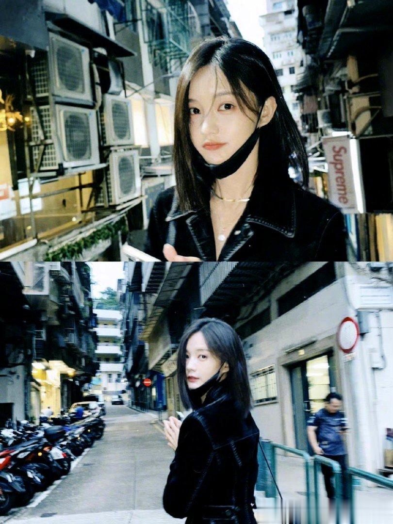 #李一桐港风胶片随拍##李一桐素颜街景随拍# 好会拍啊姐姐[哇] ​​​