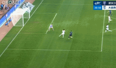 5分钟2球！大连英博怎么啦？0比2武汉三镇
中超第二轮，武汉三镇坐镇主场迎战大连