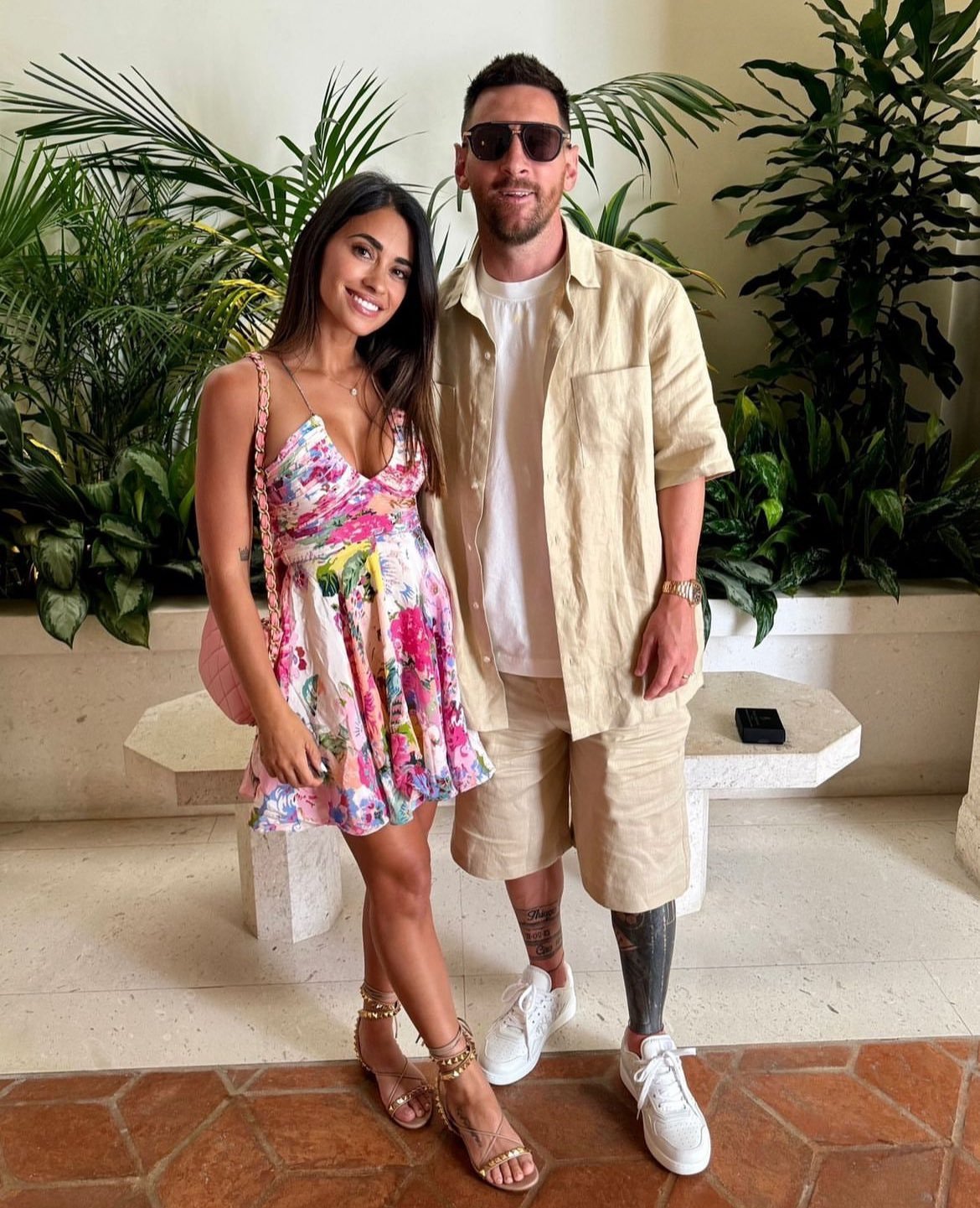 【🥹🕶️[酷]】小梅和安妞[抱一抱]#梅西[超话]# ​​​