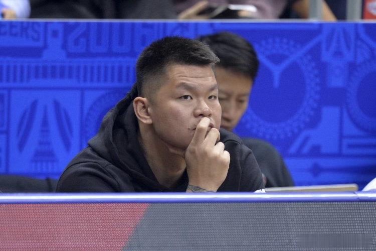 重磅变动来袭！广东男篮总经理朱芳雨确认即将离任，十一冠王迎来管理层与教练组双重洗
