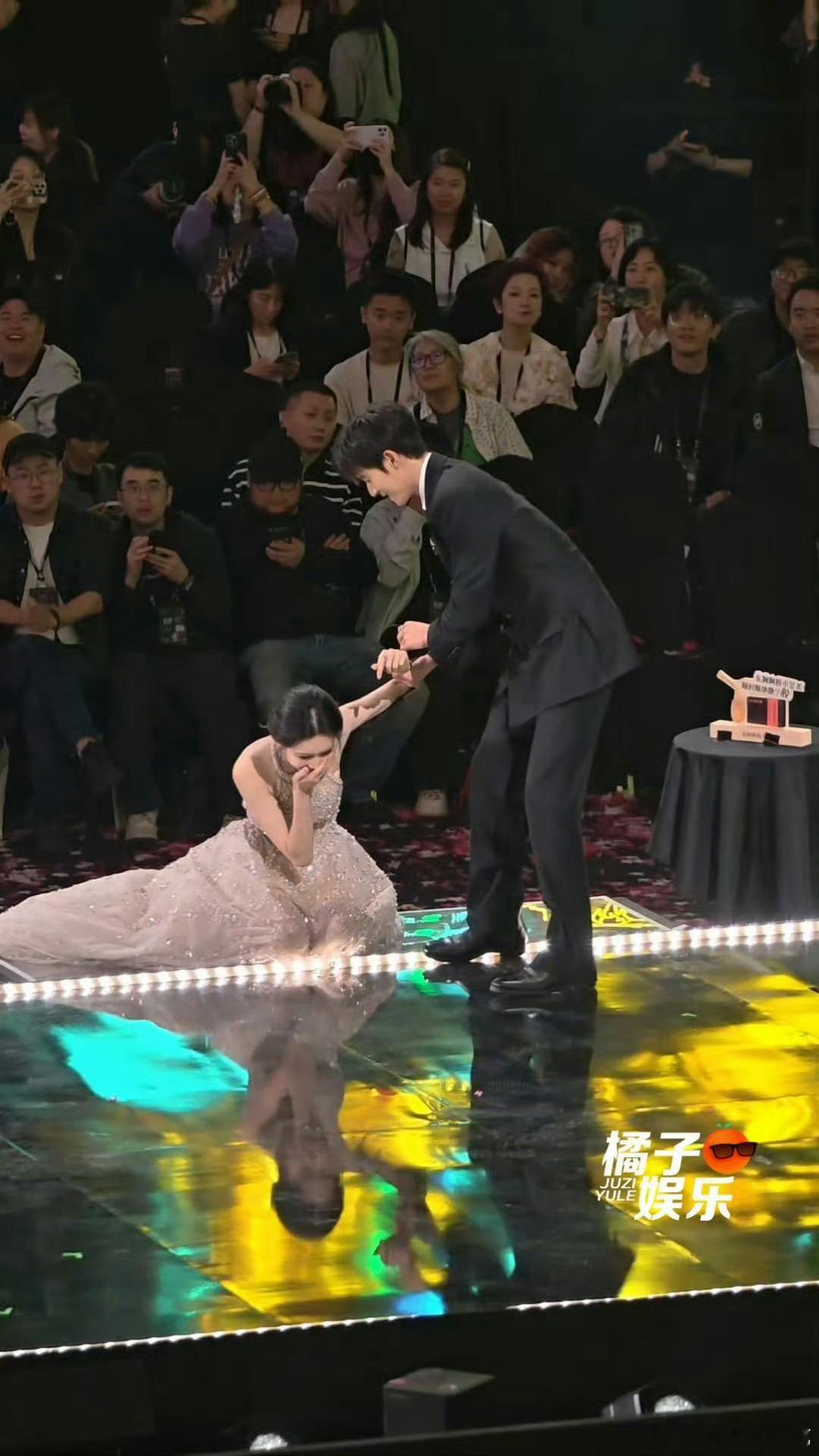 花粉想要的↓孟姐自己性格好，粉丝也没什么过激言论，所以昨天到今天都和和气气的 