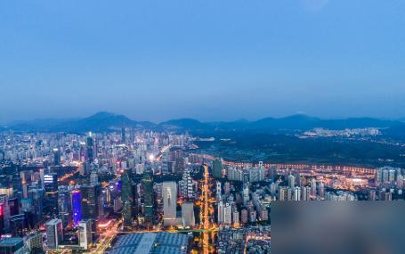 今天咱们聊一所最近在广东高考圈炸了锅的学校——东莞理工学院。

作为前两年帮家里
